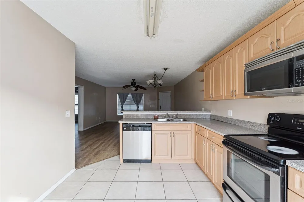 3651 GOLDENROD ROAD #110 Winter Park, FL 32792