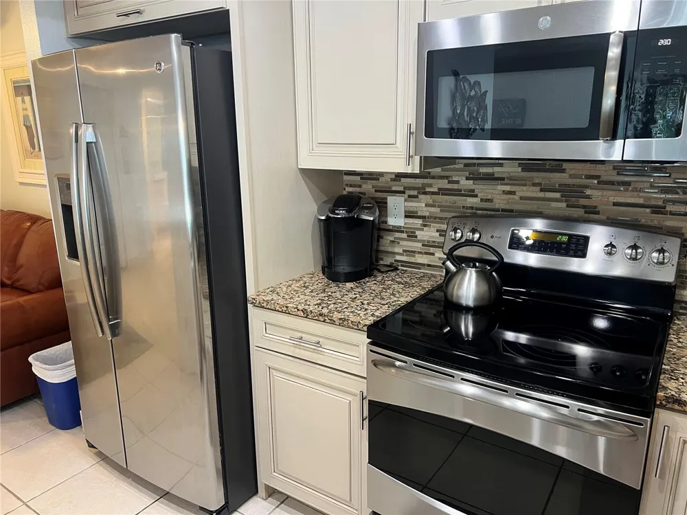 1001 POINT OF ROCKS ROAD #212 Sarasota, FL 34242