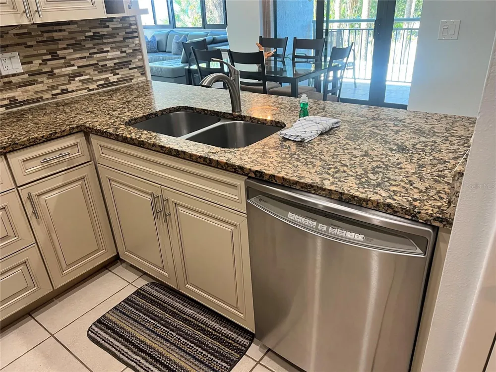 1001 POINT OF ROCKS ROAD #212 Sarasota, FL 34242
