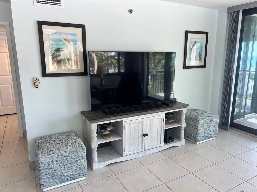 1001 POINT OF ROCKS ROAD #212 Sarasota, FL 34242