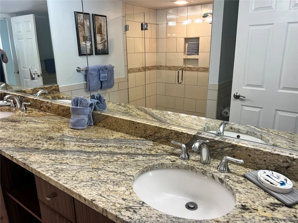 1001 POINT OF ROCKS ROAD #212 Sarasota, FL 34242
