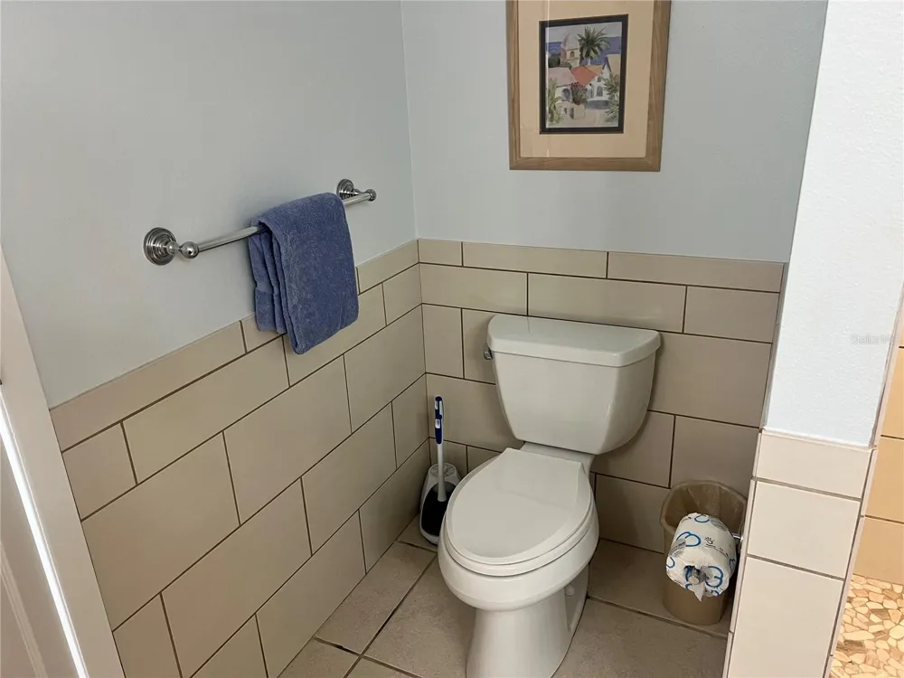 1001 POINT OF ROCKS ROAD #212 Sarasota, FL 34242