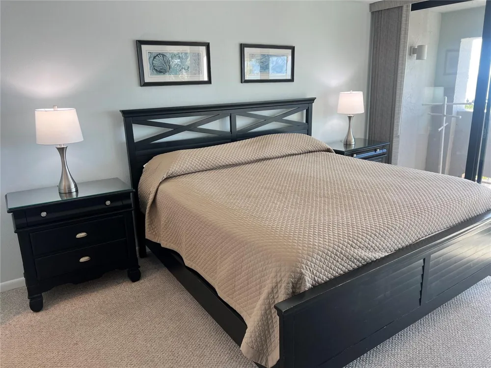 1001 POINT OF ROCKS ROAD #212 Sarasota, FL 34242