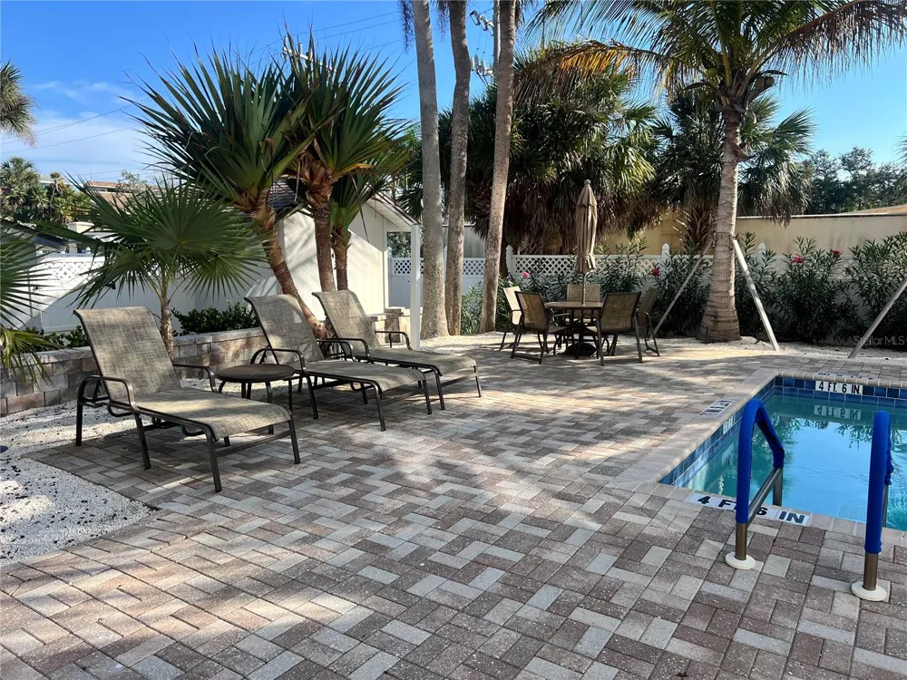 1001 POINT OF ROCKS ROAD #212 Sarasota, FL 34242