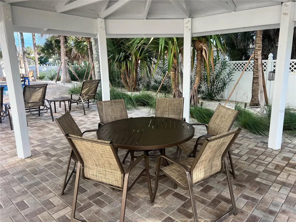 1001 POINT OF ROCKS ROAD #212 Sarasota, FL 34242