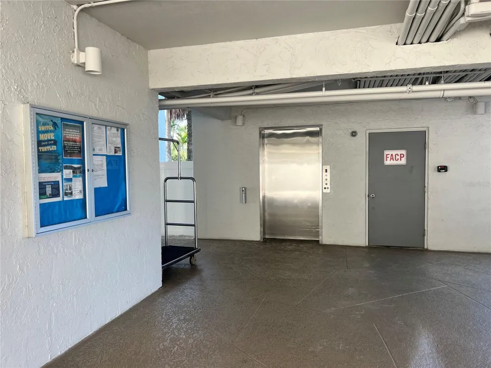 1001 POINT OF ROCKS ROAD #212 Sarasota, FL 34242