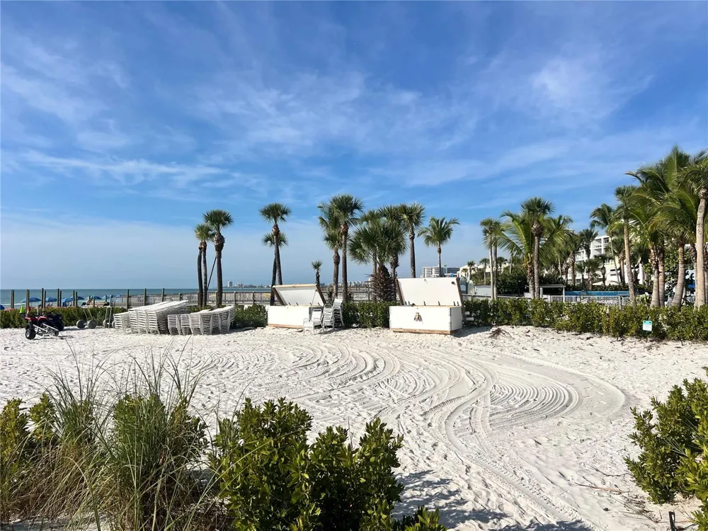 1001 POINT OF ROCKS ROAD #212 Sarasota, FL 34242