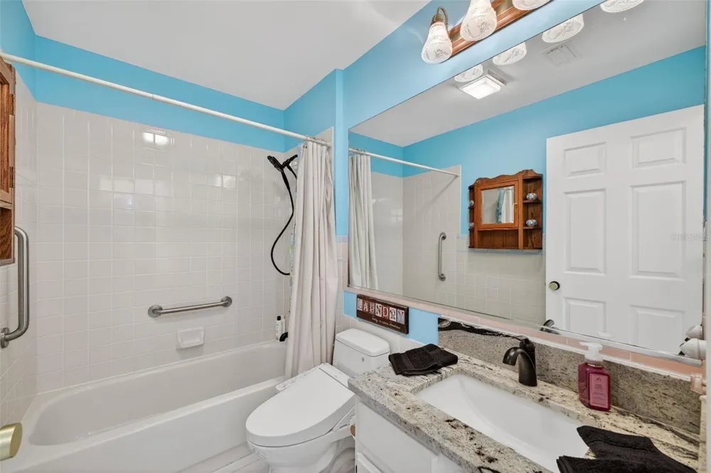 411 DEL MAR DRIVE Lady Lake, FL 32159
