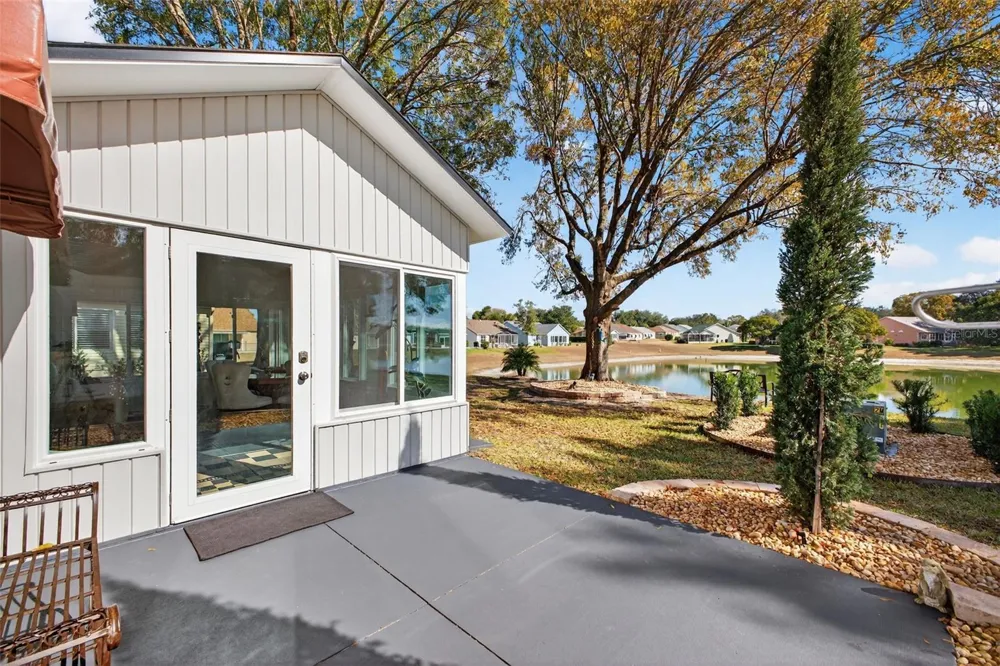 411 DEL MAR DRIVE Lady Lake, FL 32159