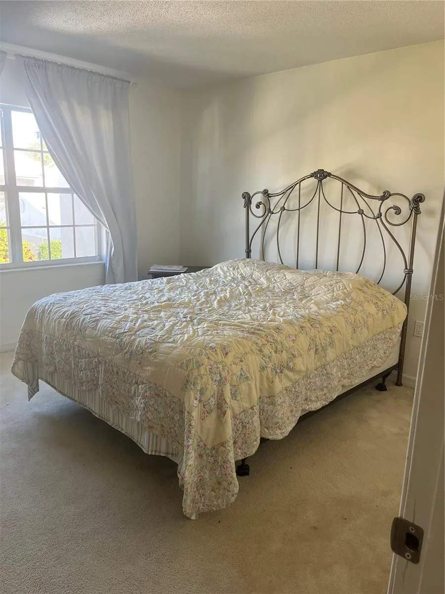 689 LAKE HOWARD DRIVE NW #1E Winter Haven, FL 33880