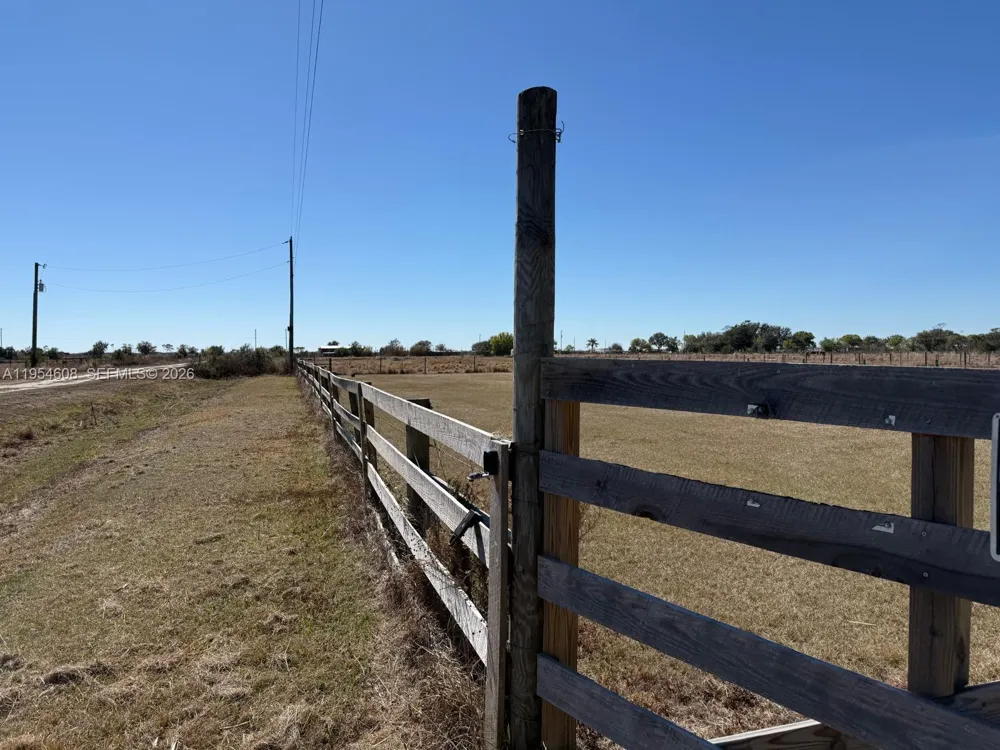 286 LOTT GRADE Other City - Not In The State Of Florida, FL 33960
