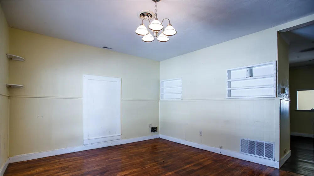 603 W Bloodworth Olney, TX 76374