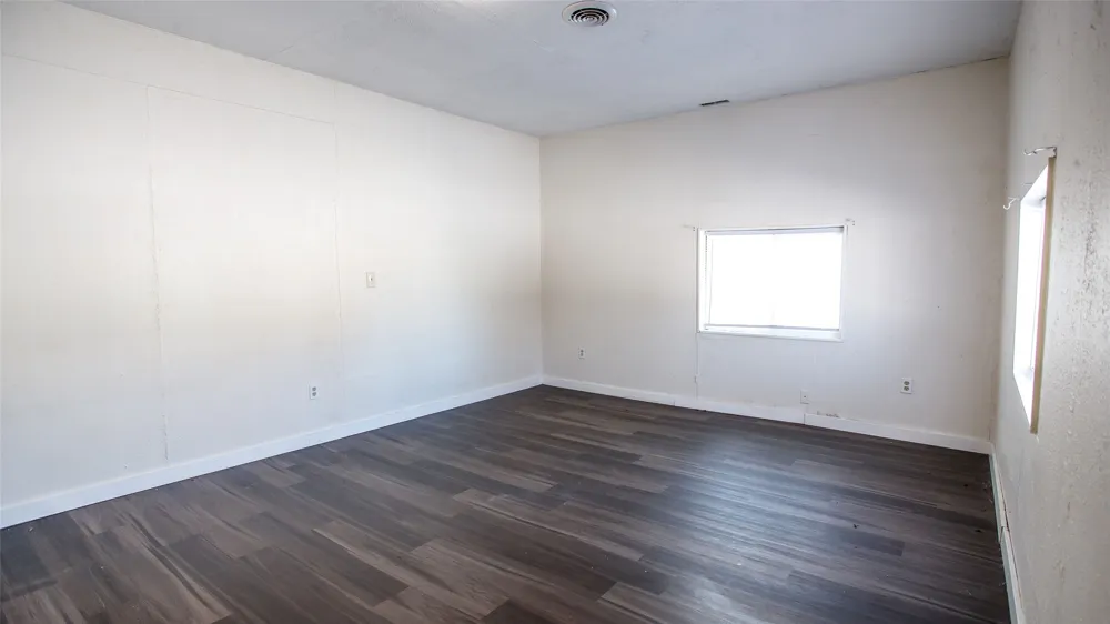 603 W Bloodworth Olney, TX 76374