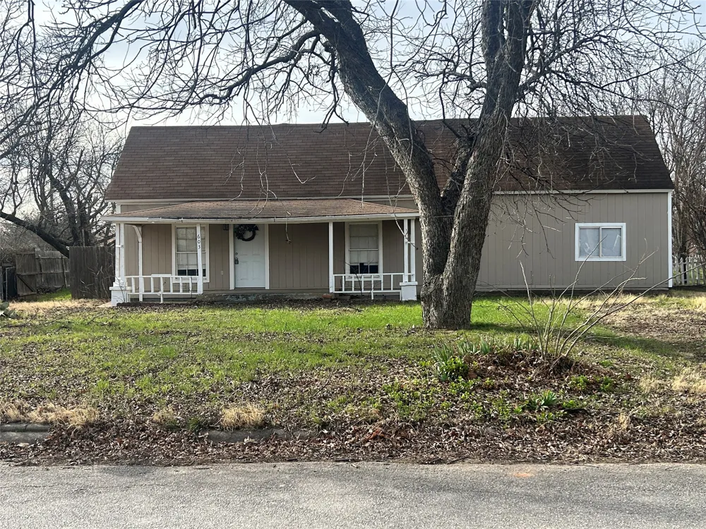603 W Bloodworth Olney, TX 76374