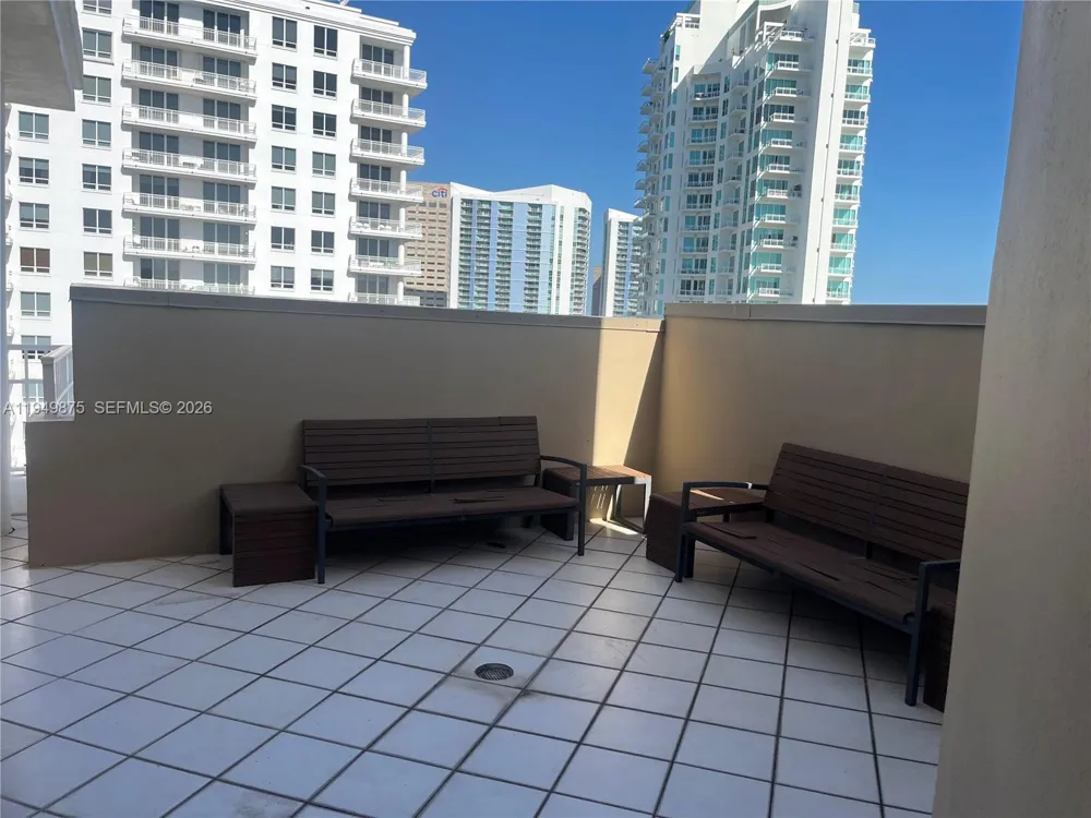 701 Brickell Key Blvd #PH-08 Miami, FL 33131