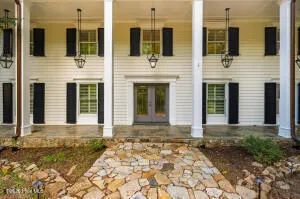 52 Dogwood Acres Drive Chapel Hill, NC 27516
