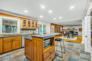 52 Dogwood Acres Drive Chapel Hill, NC 27516