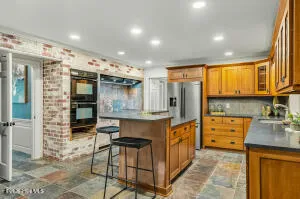 52 Dogwood Acres Drive Chapel Hill, NC 27516