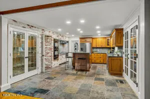 52 Dogwood Acres Drive Chapel Hill, NC 27516