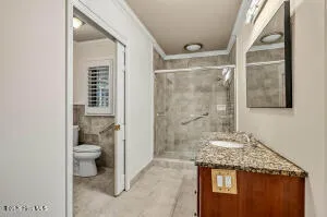 52 Dogwood Acres Drive Chapel Hill, NC 27516