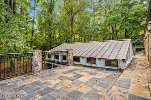 52 Dogwood Acres Drive Chapel Hill, NC 27516