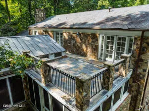 52 Dogwood Acres Drive Chapel Hill, NC 27516