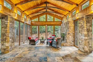 52 Dogwood Acres Drive Chapel Hill, NC 27516
