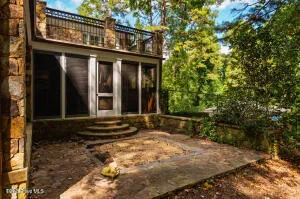 52 Dogwood Acres Drive Chapel Hill, NC 27516