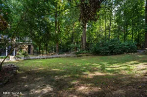 52 Dogwood Acres Drive Chapel Hill, NC 27516