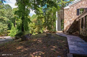 52 Dogwood Acres Drive Chapel Hill, NC 27516