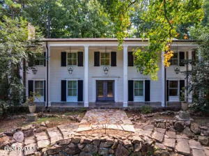 52 Dogwood Acres Drive Chapel Hill, NC 27516