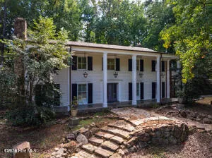 52 Dogwood Acres Drive Chapel Hill, NC 27516