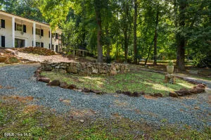 52 Dogwood Acres Drive Chapel Hill, NC 27516