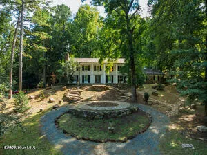 52 Dogwood Acres Drive Chapel Hill, NC 27516