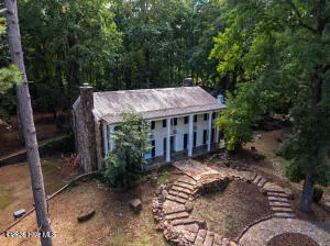 52 Dogwood Acres Drive Chapel Hill, NC 27516