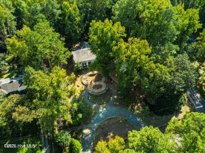 52 Dogwood Acres Drive Chapel Hill, NC 27516