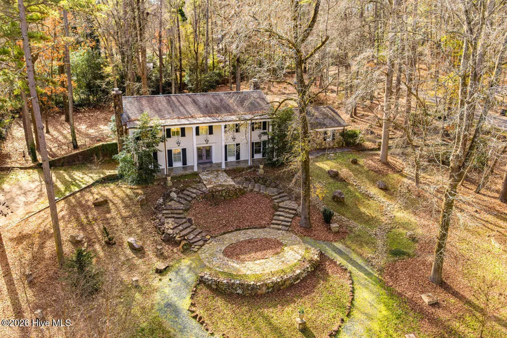 52 Dogwood Acres Drive Chapel Hill, NC 27516