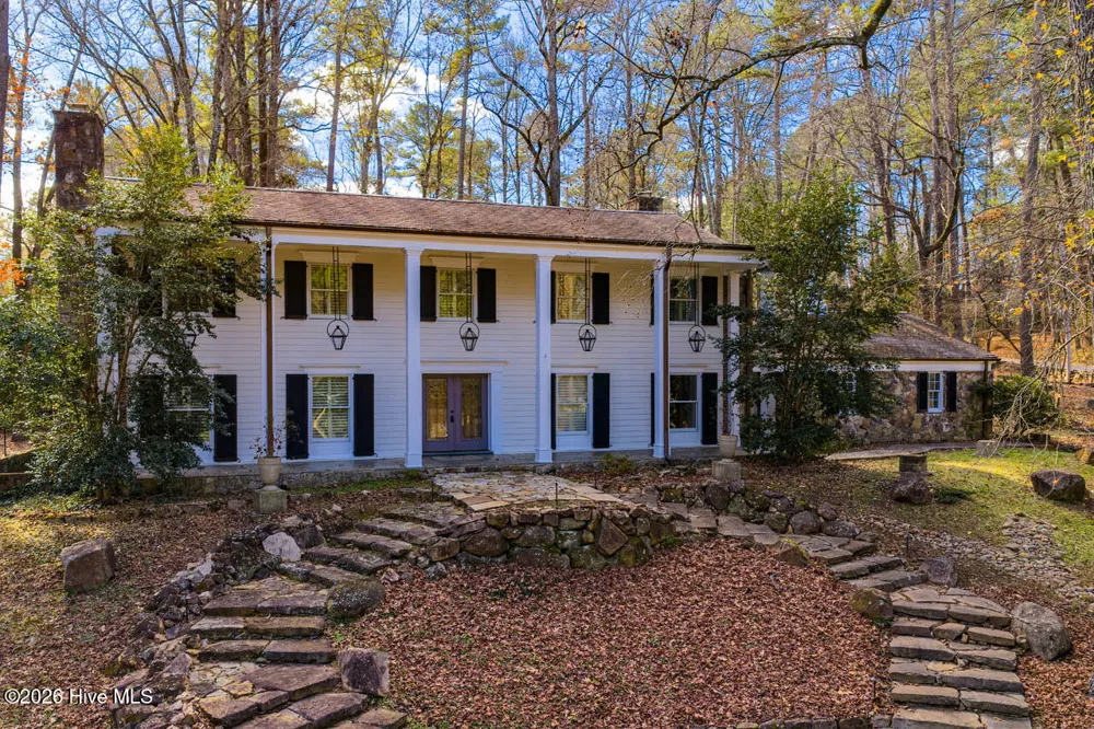 52 Dogwood Acres Drive Chapel Hill, NC 27516