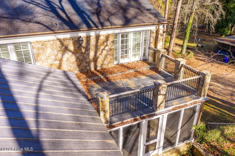 52 Dogwood Acres Drive Chapel Hill, NC 27516