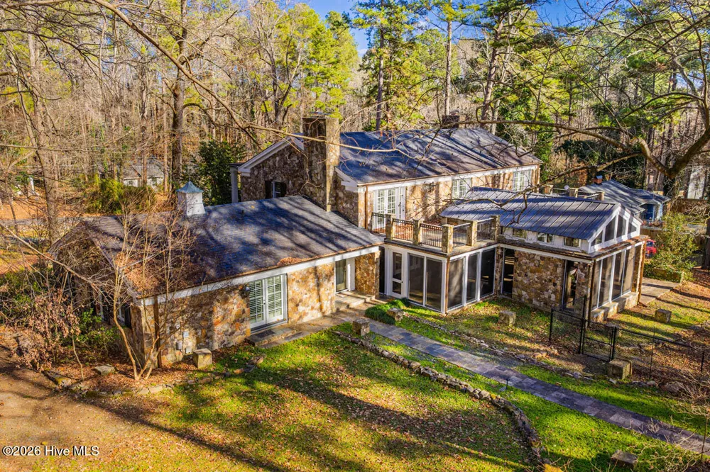 52 Dogwood Acres Drive Chapel Hill, NC 27516