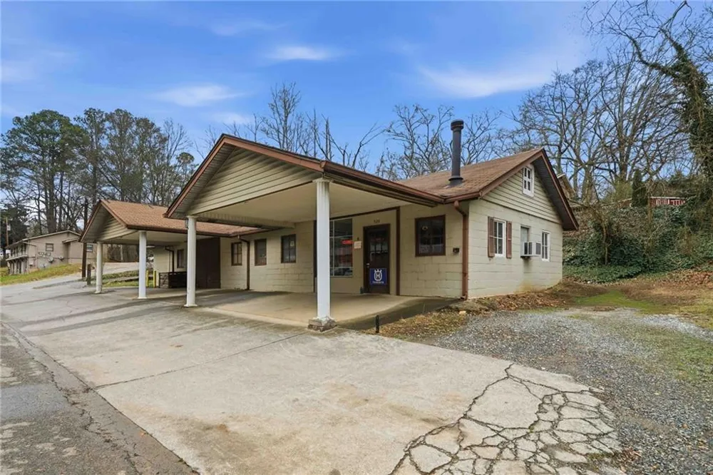 520 Waleska Road/Reinhardt College Parkway