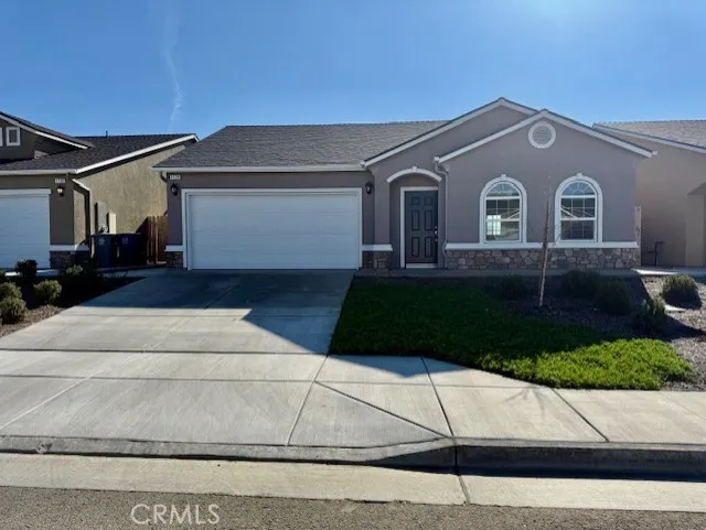1128 Orange Avenal, CA 93204