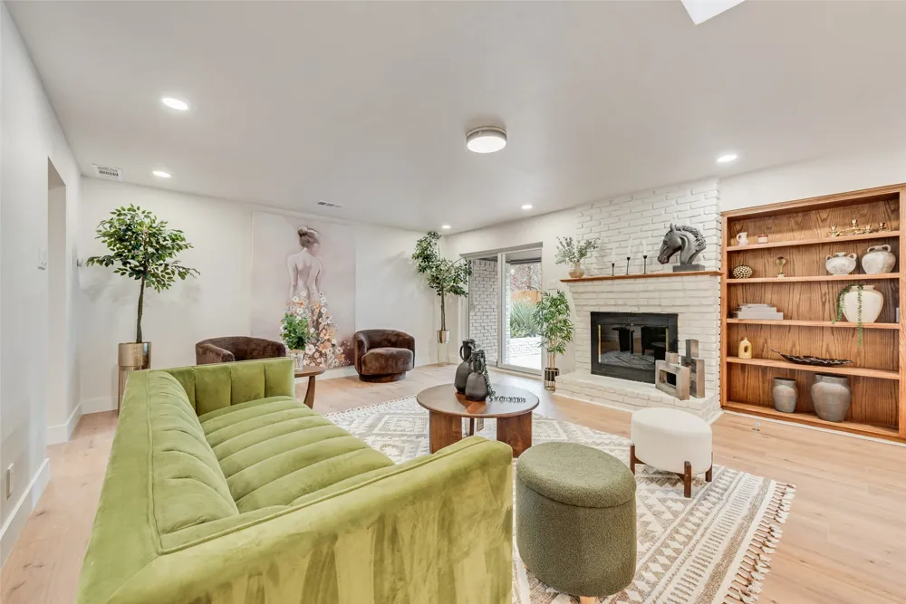 9726 Dartridge Drive Dallas, TX 75238