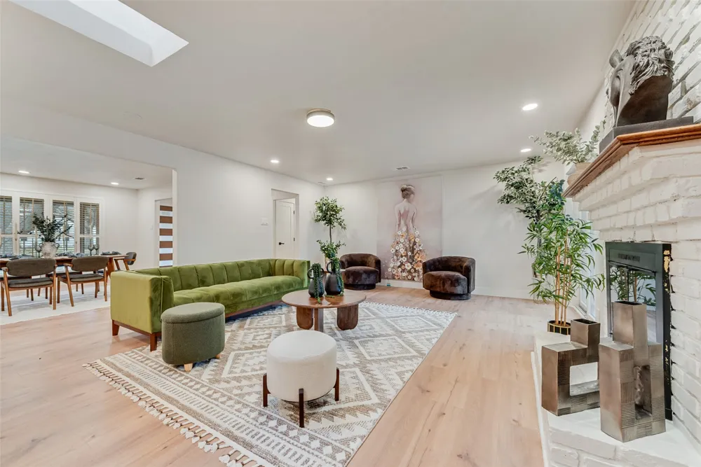 9726 Dartridge Drive Dallas, TX 75238