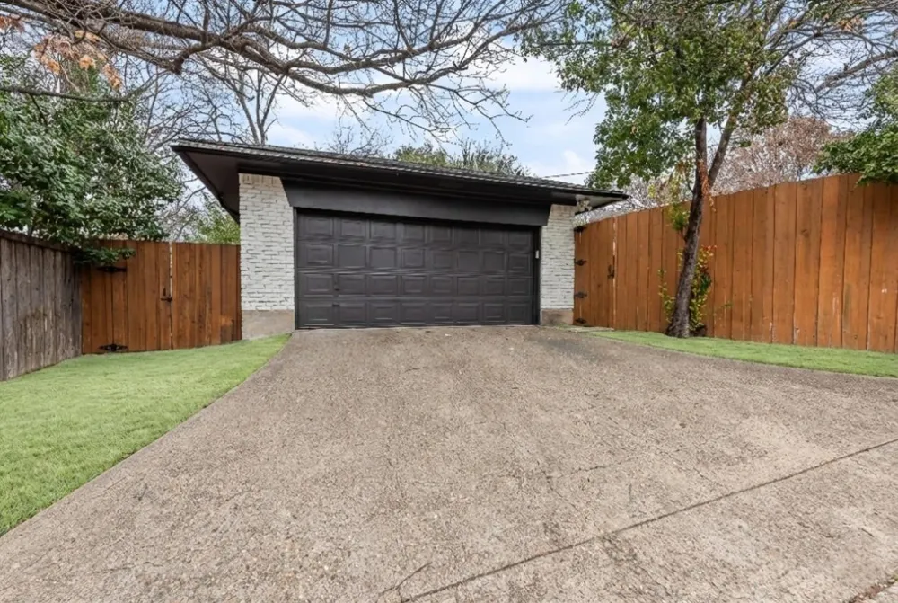 9726 Dartridge Drive Dallas, TX 75238