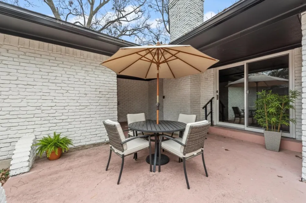9726 Dartridge Drive Dallas, TX 75238