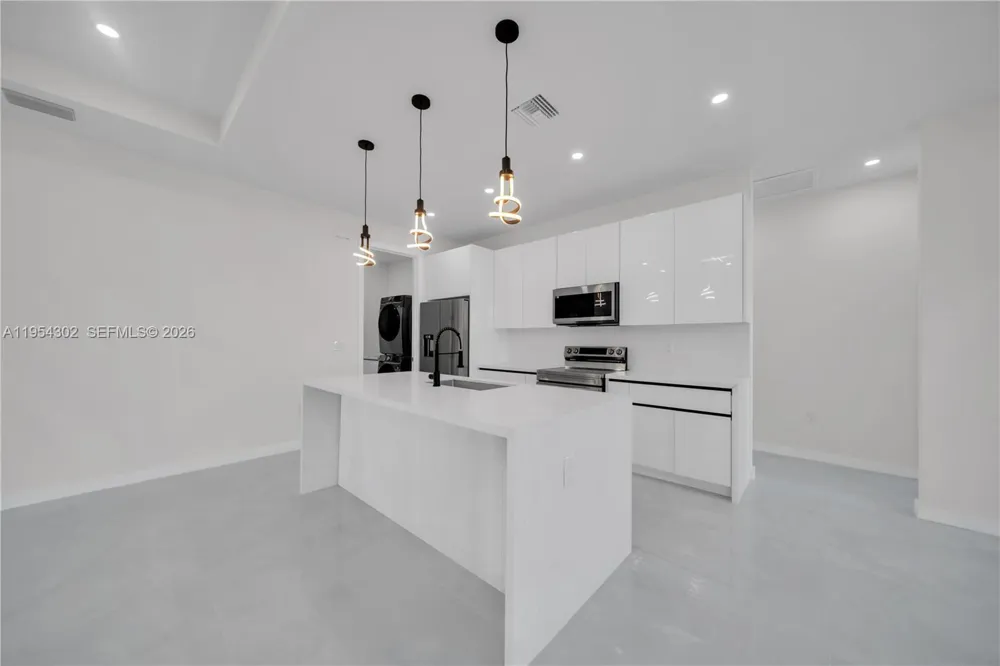 1930 Zombar Ct Lehigh Acres, FL 33972