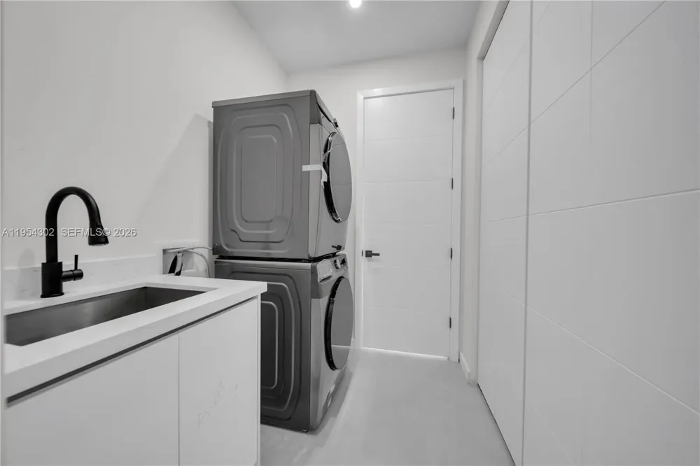 1930 Zombar Ct Lehigh Acres, FL 33972