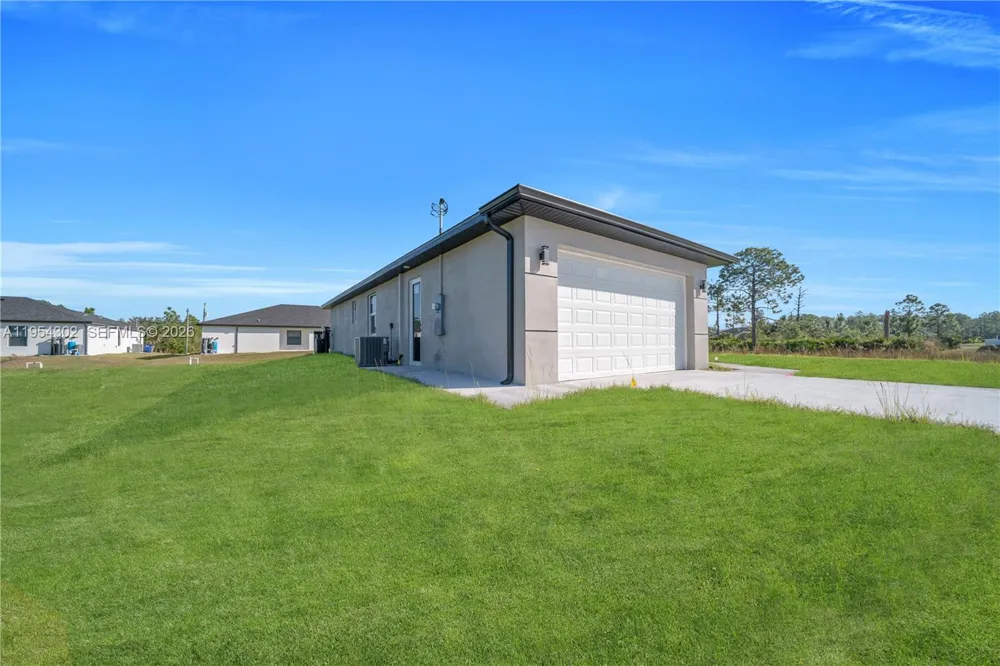 1930 Zombar Ct Lehigh Acres, FL 33972