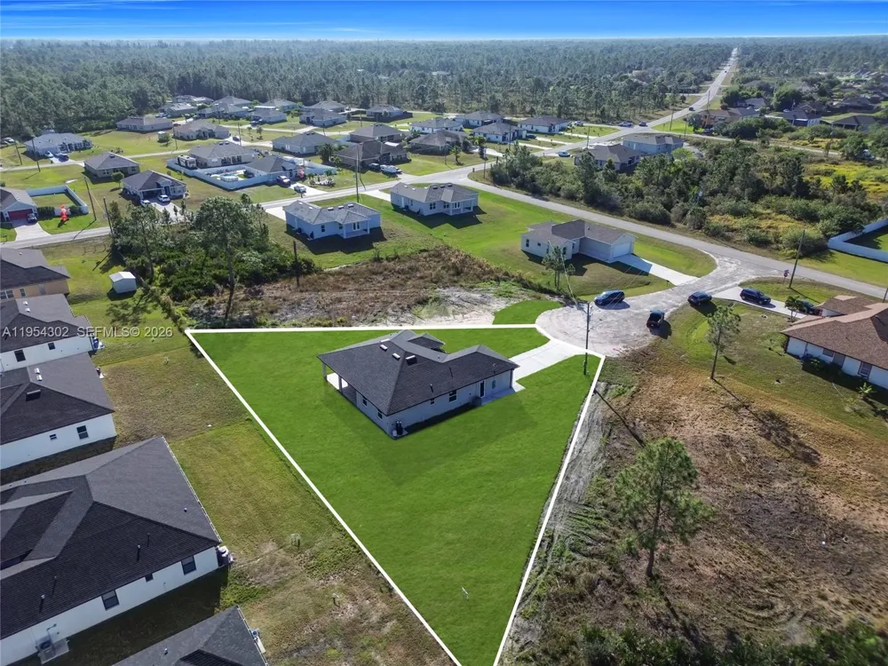 1930 Zombar Ct Lehigh Acres, FL 33972